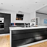 5 Bedroom In Casa vacanze *