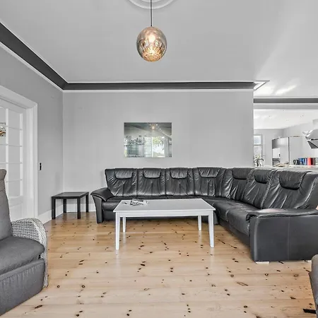 Ferienhaus Gorgeous In With Kitchen