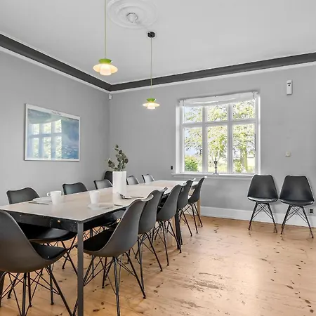 5 Bedroom In
